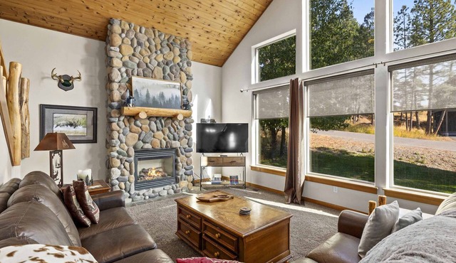 Dog-Friendly Ronald Vacation Rental Cabin!