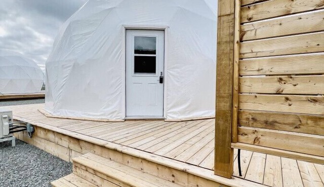 Dome 3 · Luxury Lakeside Dome Experience & Hot Tub in St. George`s Channel