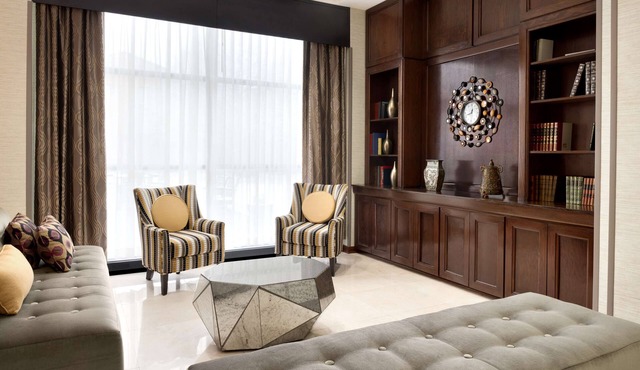 DoubleTree by Hilton Milwaukee - Brookfield