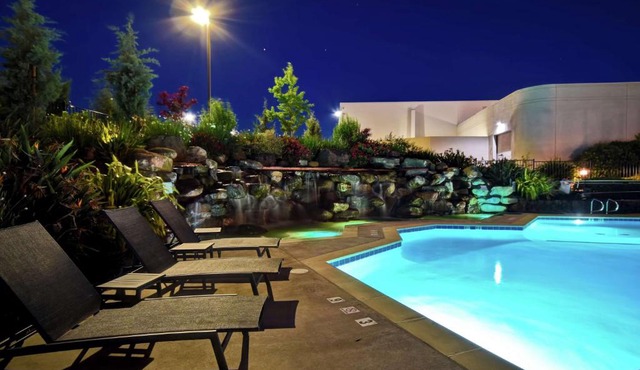 DoubleTree by Hilton Pleasanton at The Club