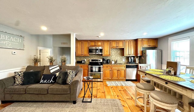 Downtown Condo on Thames Street