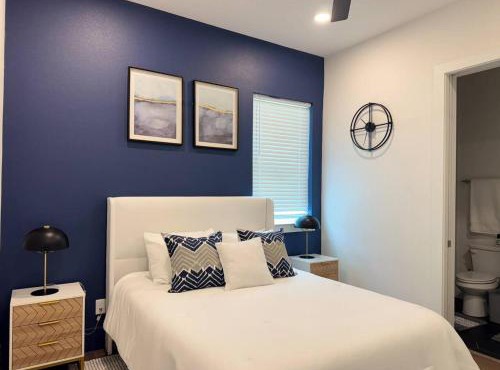 Downtown Dallas Oasis Studio