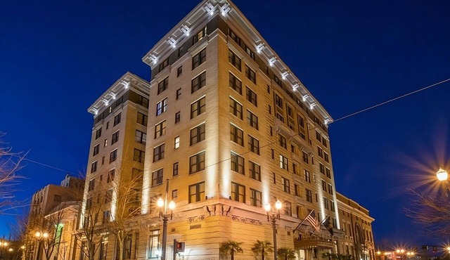 Downtown Retreat | Pet Friendly | Close to Powell's City of Books - 0.4 mi