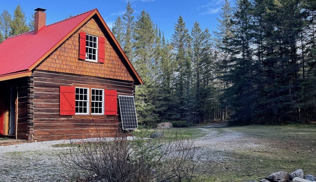 Drummond Island Hotel & Vacation Homes - Settlers Cabin