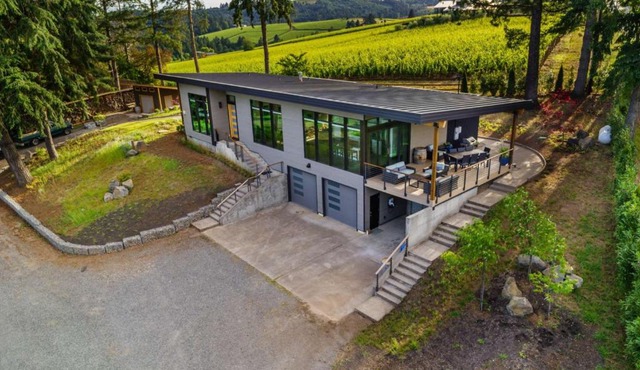 Dundee Hills Villa