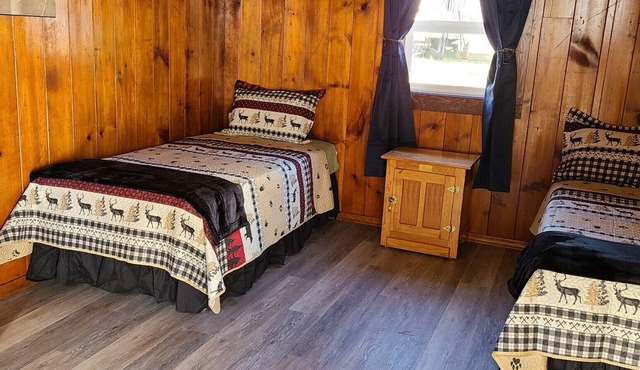 Eagle Rock Resort - #4 - 2 Single Beds