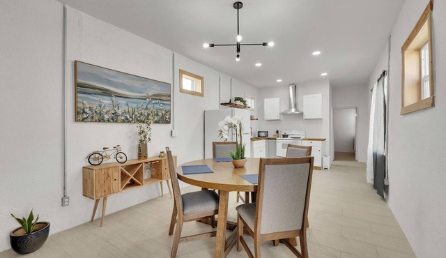 Easy access~freeway~downtown~Mexico~king bed~star on Mountain View in El Paso