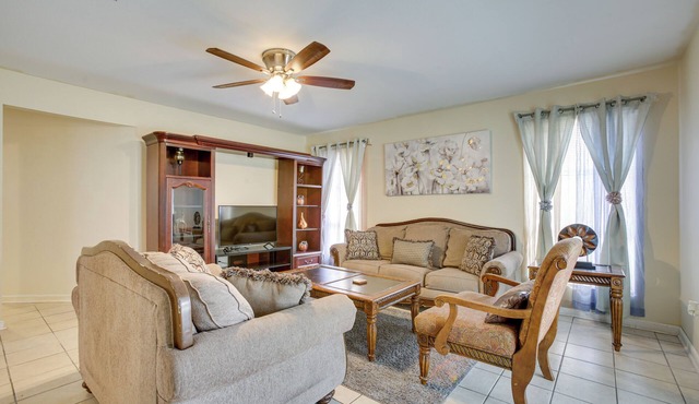 Easy Access to US-90 & Near Dtwn: New Orleans Home