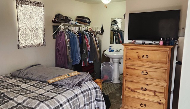 Efficient 1 bed/1 bath cabin in the Permian Basin