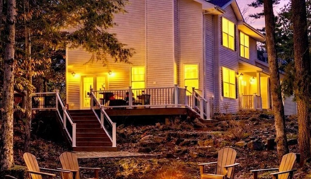 Egg Harbor Retreat 5BR Warm, Spacious Retreat