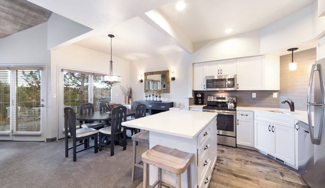 Elegant Canyon Rim Retreat & Spa | 2 Units