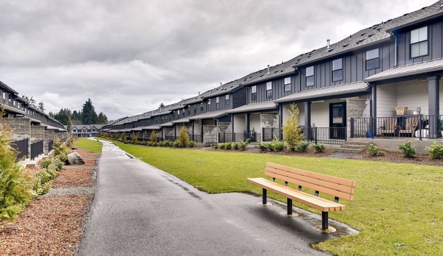 Elegant Vancouver Townhome - 18 Mi to Portland