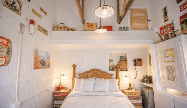 Engineer’s Suite - Historic Lakefront 2-Bedroom Cabin with Kayaking