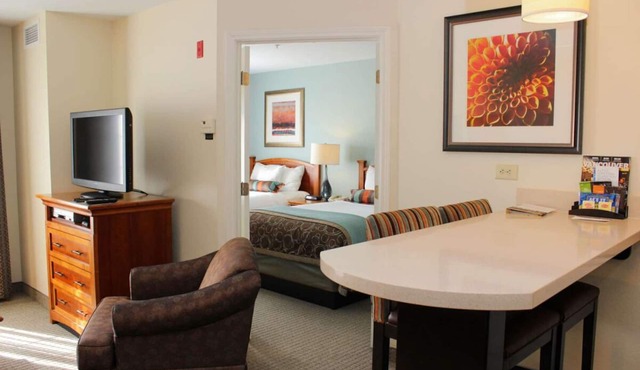 Enjoy a Hassle-Free Stay! Close to Orchards Park West, w/Free Breakfast, Pool!
