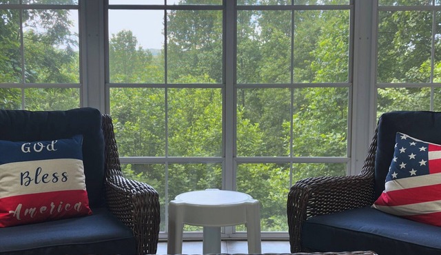 Escape the heat in Ga's coolest city - Sky Valley resort - no stairs