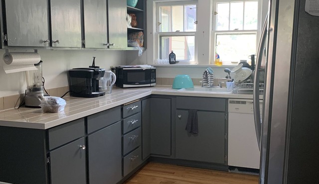 Excellent location! Close to OHSU, river and downtown