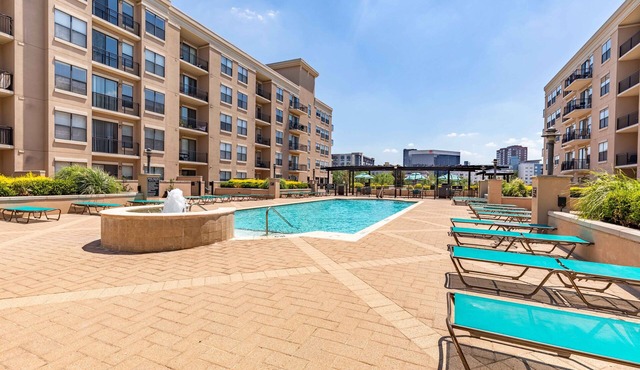 Executive Suite With Pool & Gym