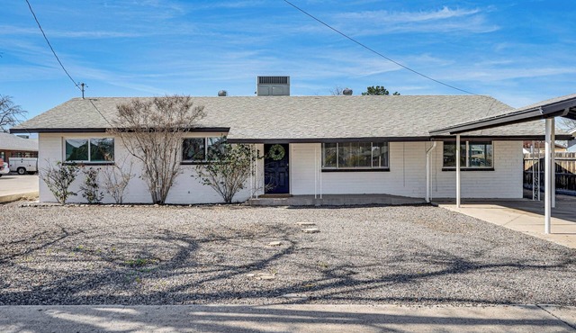 Explore Gila Valley & EAC! Modern Thatcher Home