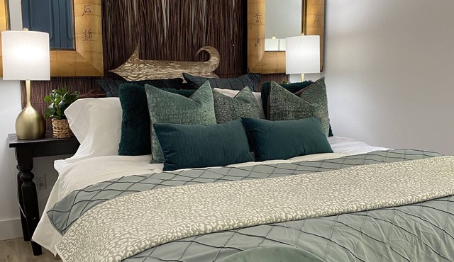 Explore WithInn-Relaxation Centrally Located to Beaches and Walkable Restaurants