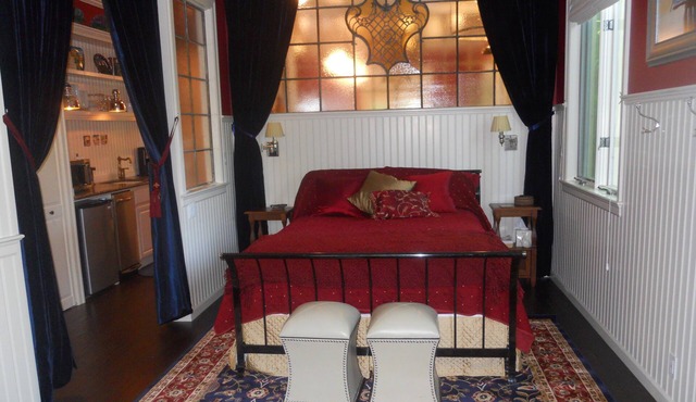 Exquisite Historic Suite Close to Downtown 14-21673