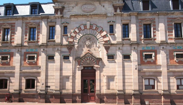 F2 At the foot of the thermal baths in Luxeuil-les-Bains