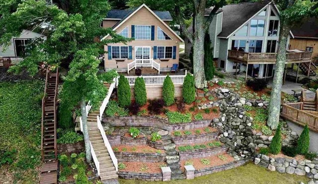 FALL 2023 DATES OPEN!nLuxury beach resort home on beautiful Lake Missaukee