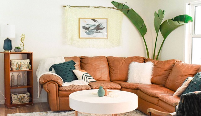 Family beach retreat - game room, big porch, sleep up to 11!