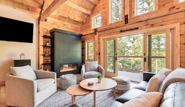 Family-Friendly 3BR — Lake Views, Summer Retreat & Adirondack Adventures