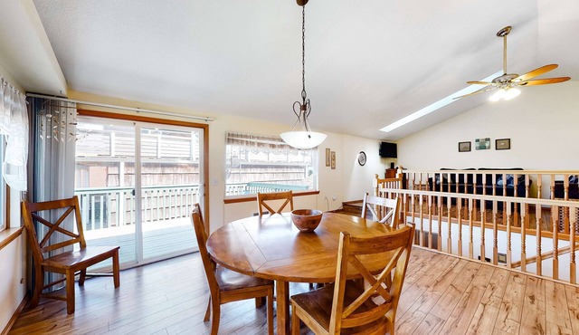 Family Friendly Coastal Home with Free WiFi Washer Dryer and Easy Beach Access