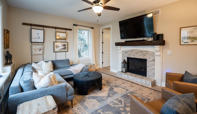 Family Luxury Lake Michigan Cottage w/Hot Tub