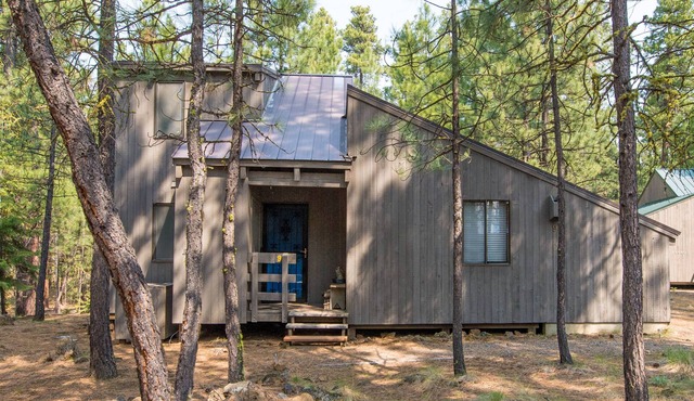 Family-oriented cottage on Black Butte Ranch
