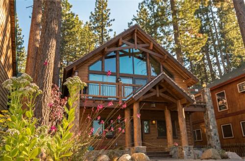 Famous Cabin - Hot Tub Walk to Lake Pets