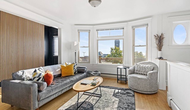 Fika Condo: Your Downtown Duluth Retreat