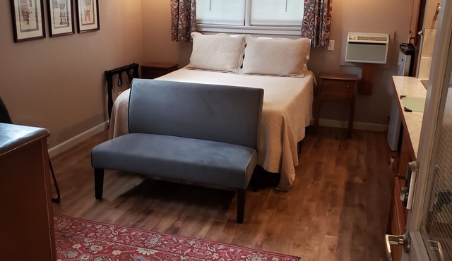 Finely Crafted Studio Apartment In The Heart Of Old Town in Fort Collins