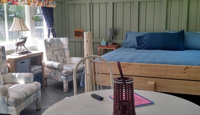 Finley's Riverside Cabins