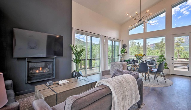 Fire Pit, Deck & Mtn Views: Upscale Pine Cabin!