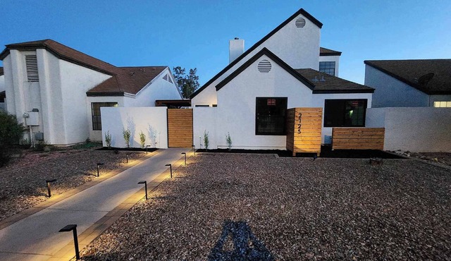 Firepit & Friends Modern, Intimate Backyard & More