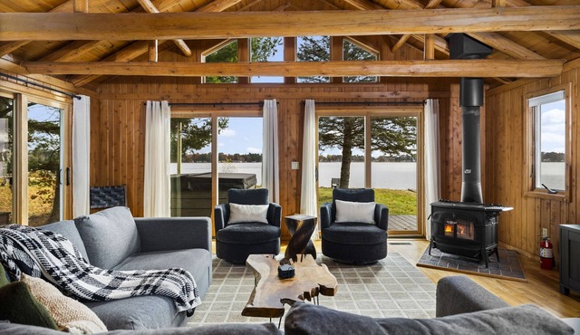 ~Fireworks On The 3rd~Sunrise Vista~Lakefront~Dock~Kayaks~Hot Tub~Games~NEW AC~