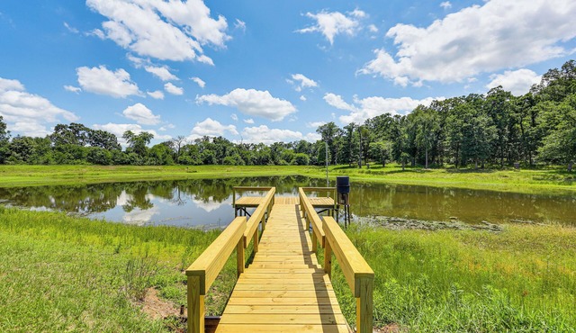 Fish On-Site! 35-Acre Escape Near Cedar Creek Lake