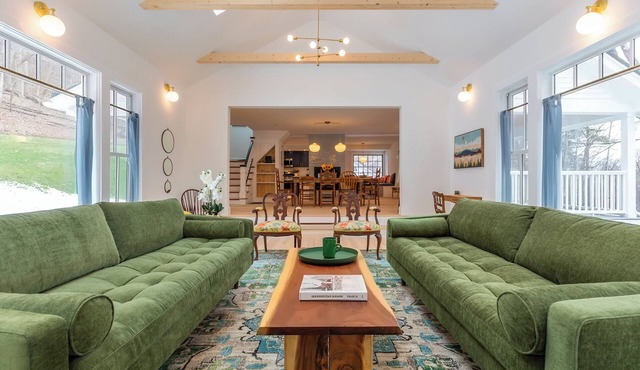 Franklin luxury Chalet w/guest house and central AC
