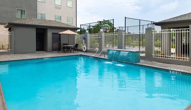Free Breakfast. Outdoor Pool. Gym. Business Center.