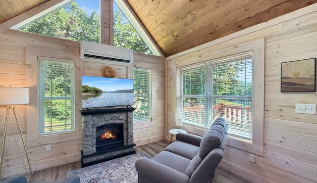 Free Ruby Falls Ticket & More -fishing and hiking neaby -public access to lake -30 min Chattanooga in Whitwell