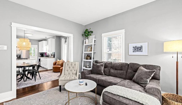 Fresh, Contemporary 2BR Home in Downtown Royal Oak