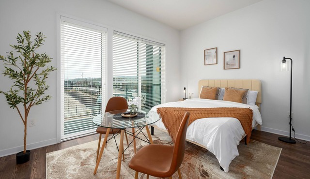 Fully-Equipped Studio Oasis! l Private Balcony