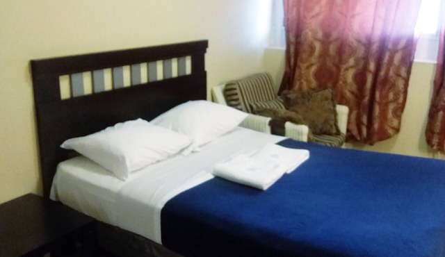 Furnished Studio Apartment in Downtown Toronto in Toronto