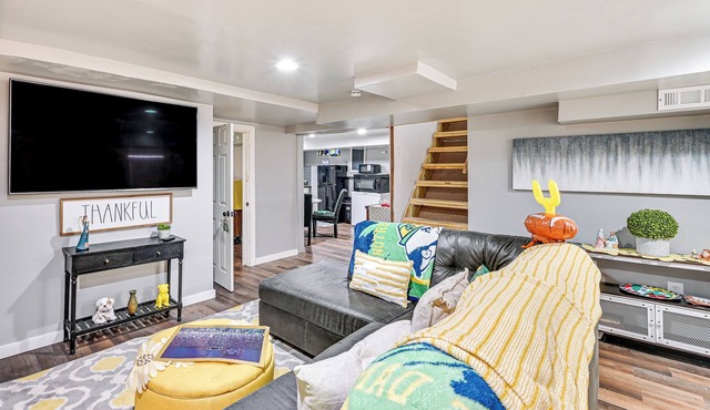 Game Day Made Easy! Apt 2 Mi to Notre Dame Stadium