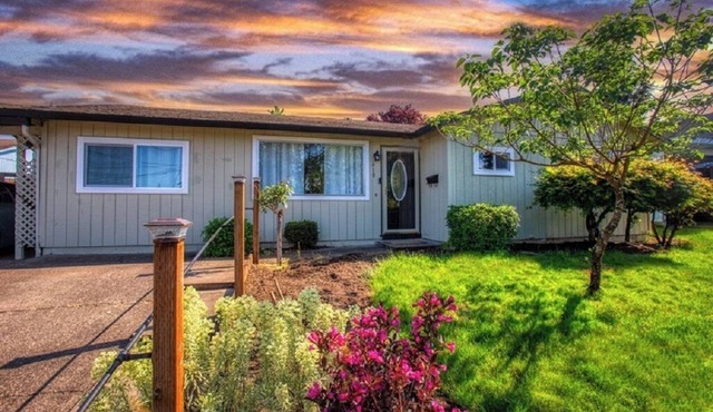 Garden House fenced yard with covered patio. Pets okay. Close access to shops.