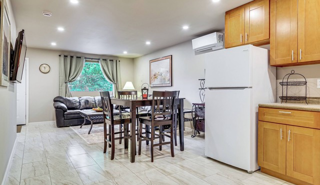 Gateway to Seattle Area! Apt Great for Commuters in Bothell