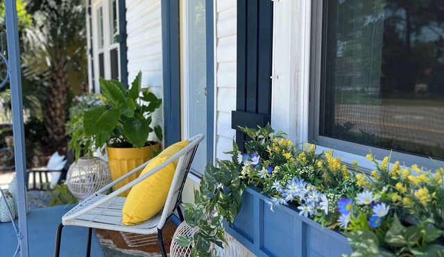 ~Gem on G St~2BR~Downtown Pensacola~Furbabies~Walk to Restaurants & Supposey~