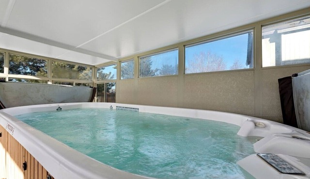 Giant Jacuzzi Luxe 5 BD Home Pool Table Ping-Pong